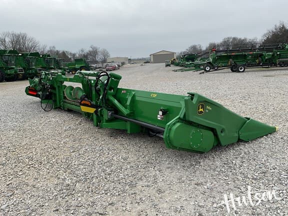 Image of John Deere C12F equipment image 4
