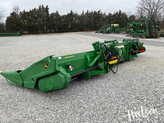 Image of John Deere C12F equipment image 3