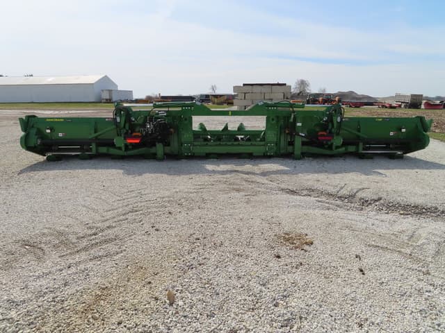Image of John Deere C12F equipment image 4