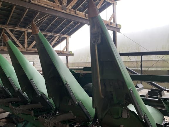 Image of John Deere C12F equipment image 3
