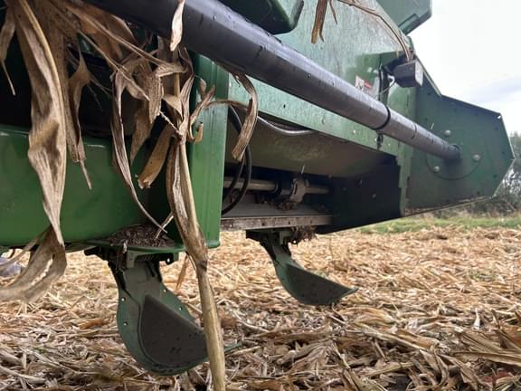 Image of John Deere C12F equipment image 3