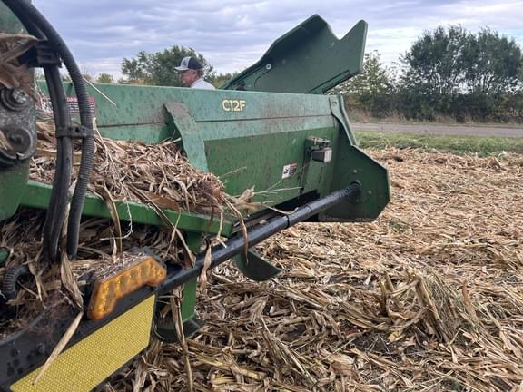 Image of John Deere C12F equipment image 4