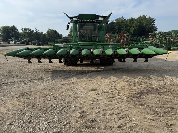 Image of John Deere C12F Primary image