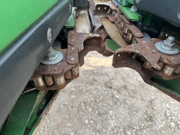 Image of John Deere C12F equipment image 4