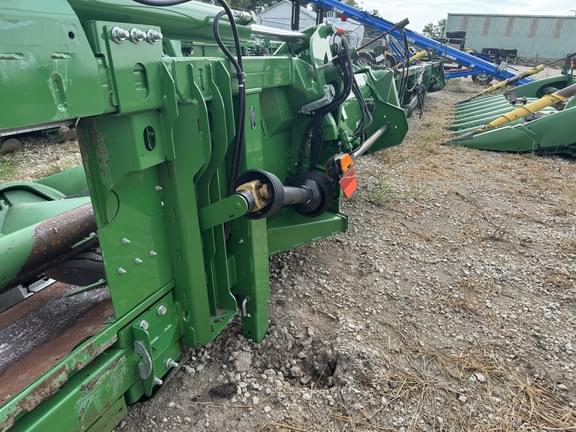 Image of John Deere C12F equipment image 3