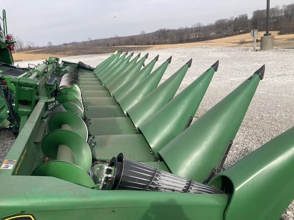 Image of John Deere C12F equipment image 1