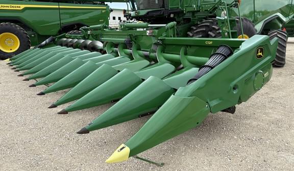 Image of John Deere C12F equipment image 4