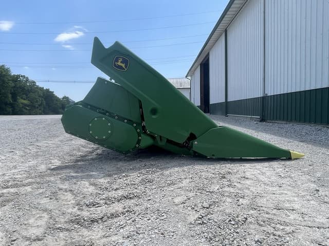Image of John Deere C12F equipment image 2