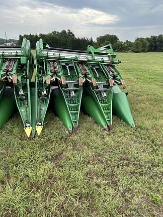 Image of John Deere C12F equipment image 2