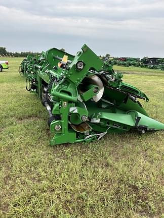 Image of John Deere C12F equipment image 3