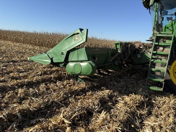 Image of John Deere C12F equipment image 4