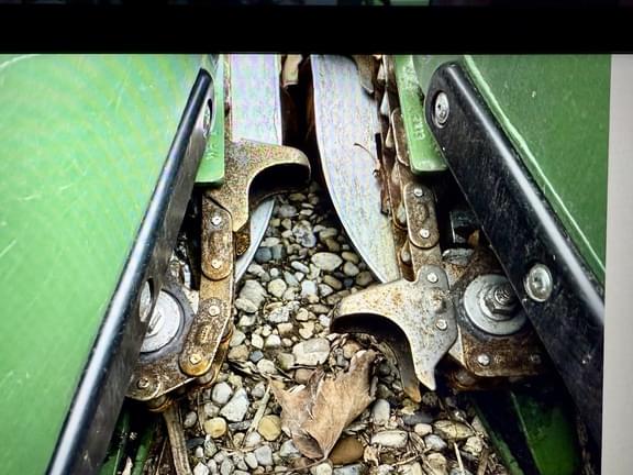 Image of John Deere C12F equipment image 2