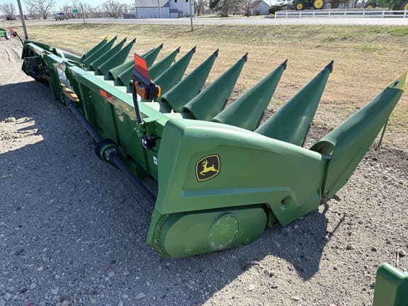 Image of John Deere C12R equipment image 1
