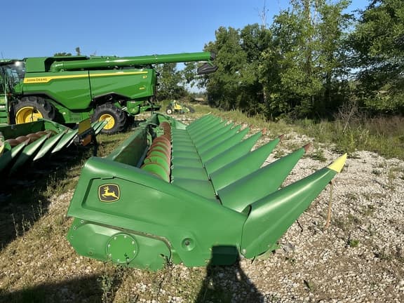 Image of John Deere C12R equipment image 2