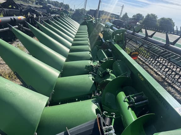 Image of John Deere C16F equipment image 4