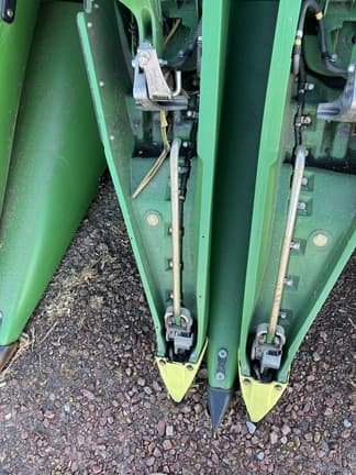 Image of John Deere C16F equipment image 4