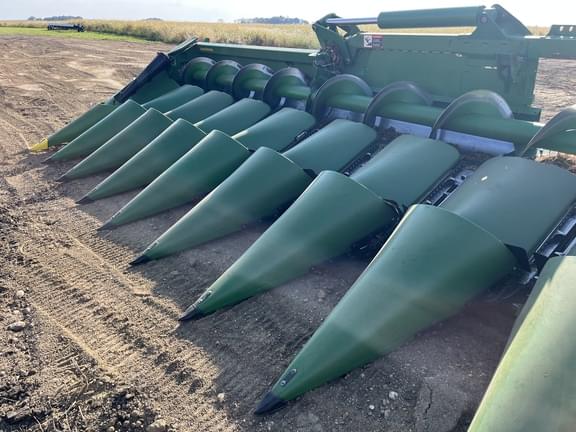Image of John Deere C16F equipment image 3