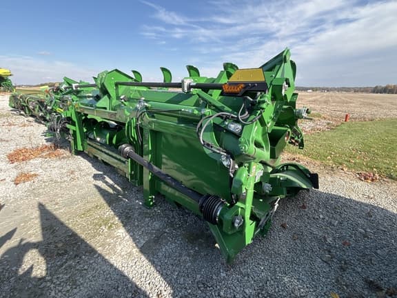 Image of John Deere C16F equipment image 3