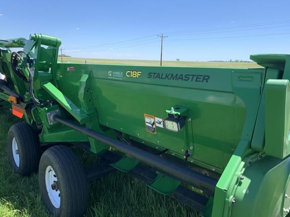 Image of John Deere C18F equipment image 4