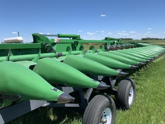 Image of John Deere C18F equipment image 2