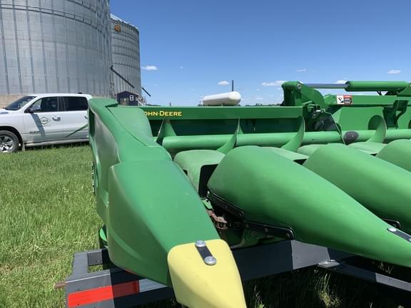 Image of John Deere C18F equipment image 3