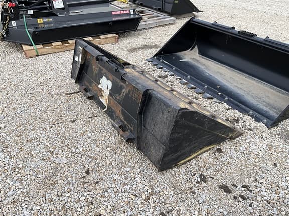 Image of John Deere C72 equipment image 3