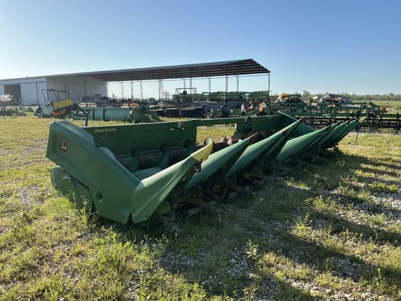 Image of John Deere C8R equipment image 1