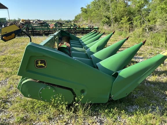 Image of John Deere C8R equipment image 2