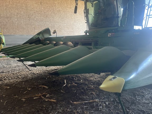 Main image John Deere C8R