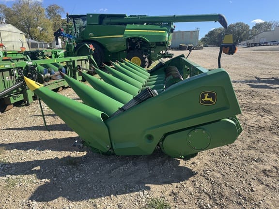 2023 John Deere C8R Equipment Image0