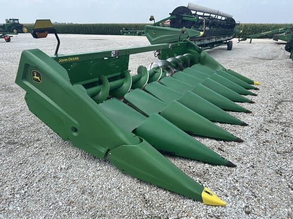 Image of John Deere C8R equipment image 2