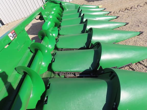 Image of John Deere C8R equipment image 3