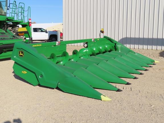 Image of John Deere C8R Primary image