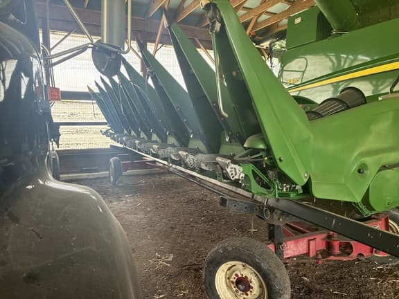 Image of John Deere C8R equipment image 3