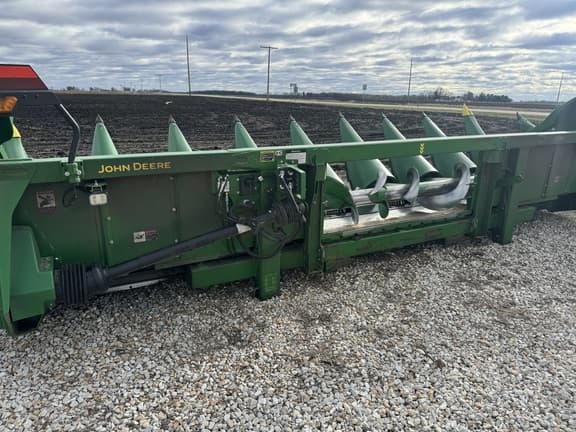 Image of John Deere C8R equipment image 2