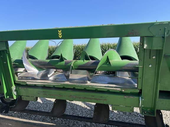 Image of John Deere C8R Primary image