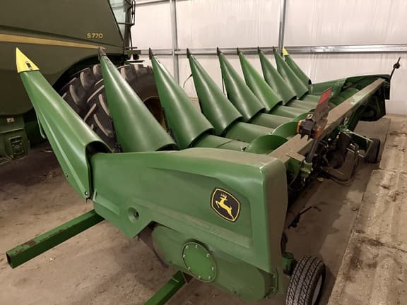 Image of John Deere C8R equipment image 1