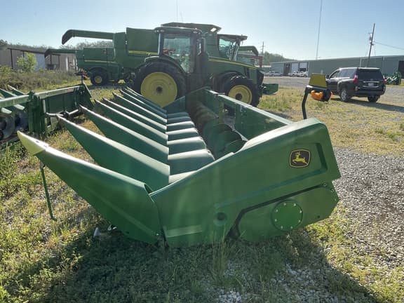 Image of John Deere C8R equipment image 2