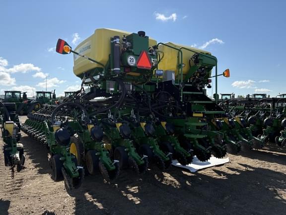 Image of John Deere DB66 equipment image 2