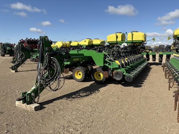Image of John Deere DB66 equipment image 1