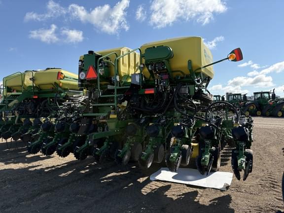 Image of John Deere DB66 equipment image 3