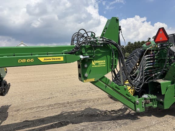 Image of John Deere DB66 equipment image 2