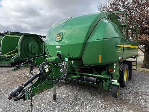 Image of John Deere L341 equipment image 1