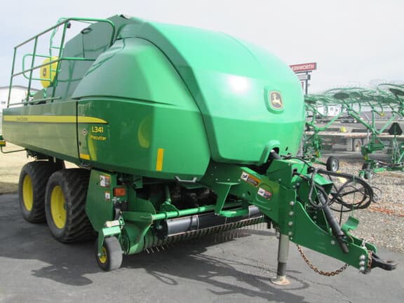 Image of John Deere L341 equipment image 1