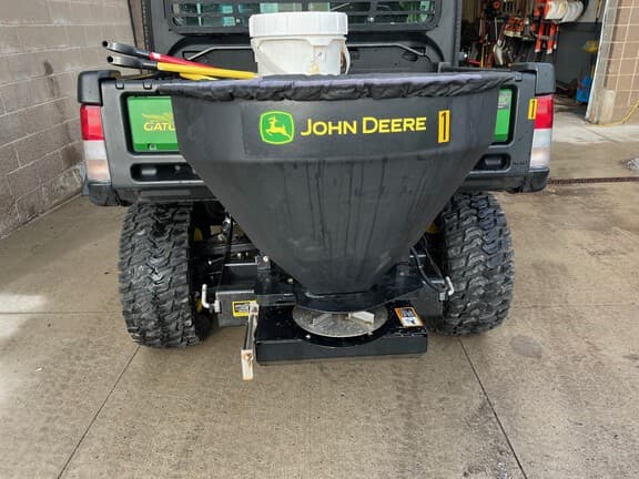 Image of John Deere LP69910 equipment image 1