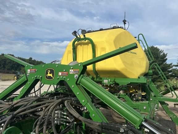 Image of John Deere N530C equipment image 3