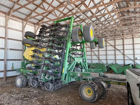Image of John Deere N536C equipment image 1
