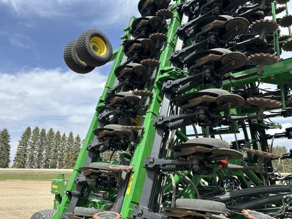 Image of John Deere N560 equipment image 4