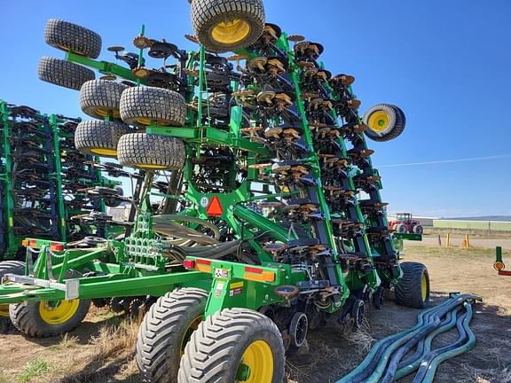 Image of John Deere N560F equipment image 4