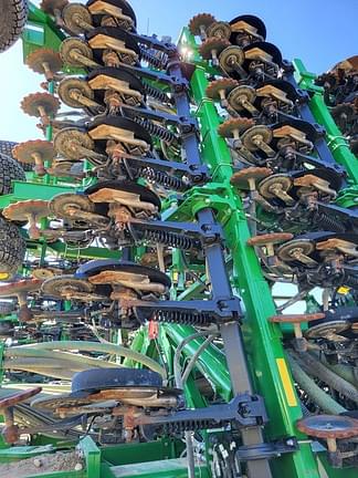 Image of John Deere N560F equipment image 3
